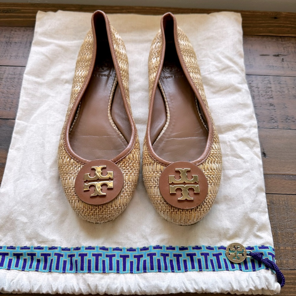 Tory Burch woven / gold flats